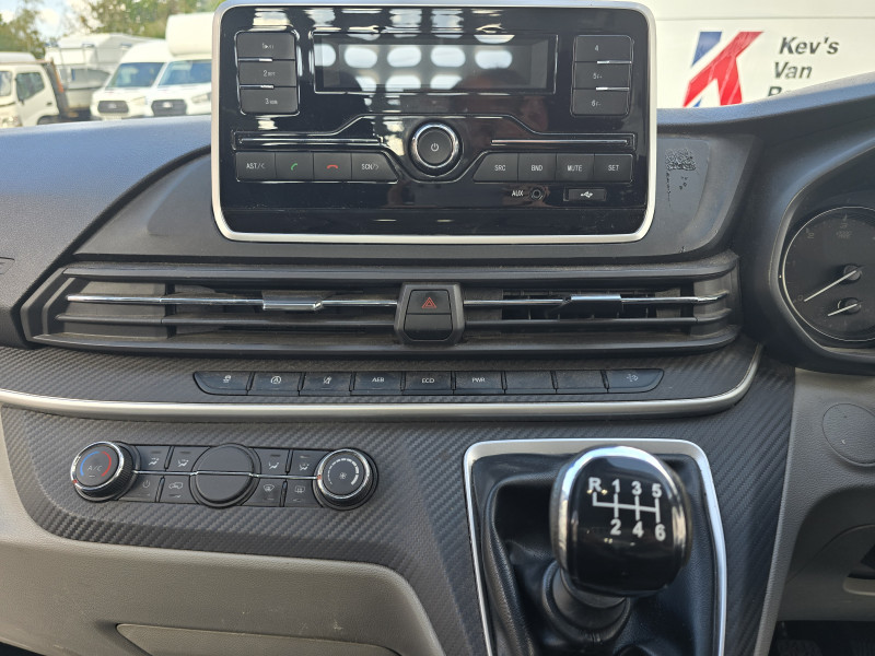Maxus Delivery 9 (2023) — photo 13