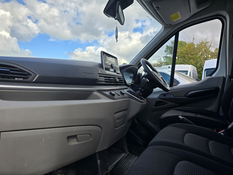 Maxus Delivery 9 (2023) — photo 16