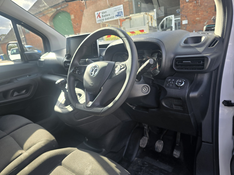 Vauxhall Combo Cargo L2 (2023) — photo 11