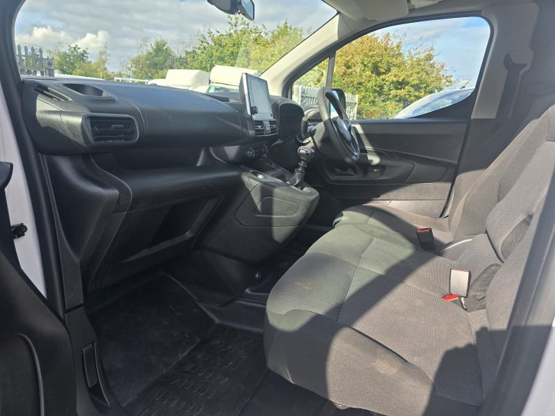 Vauxhall Combo Cargo L2 (2023) — photo 18