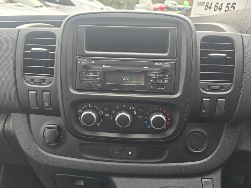Renault LWB Trafic (2020) — photo 13
