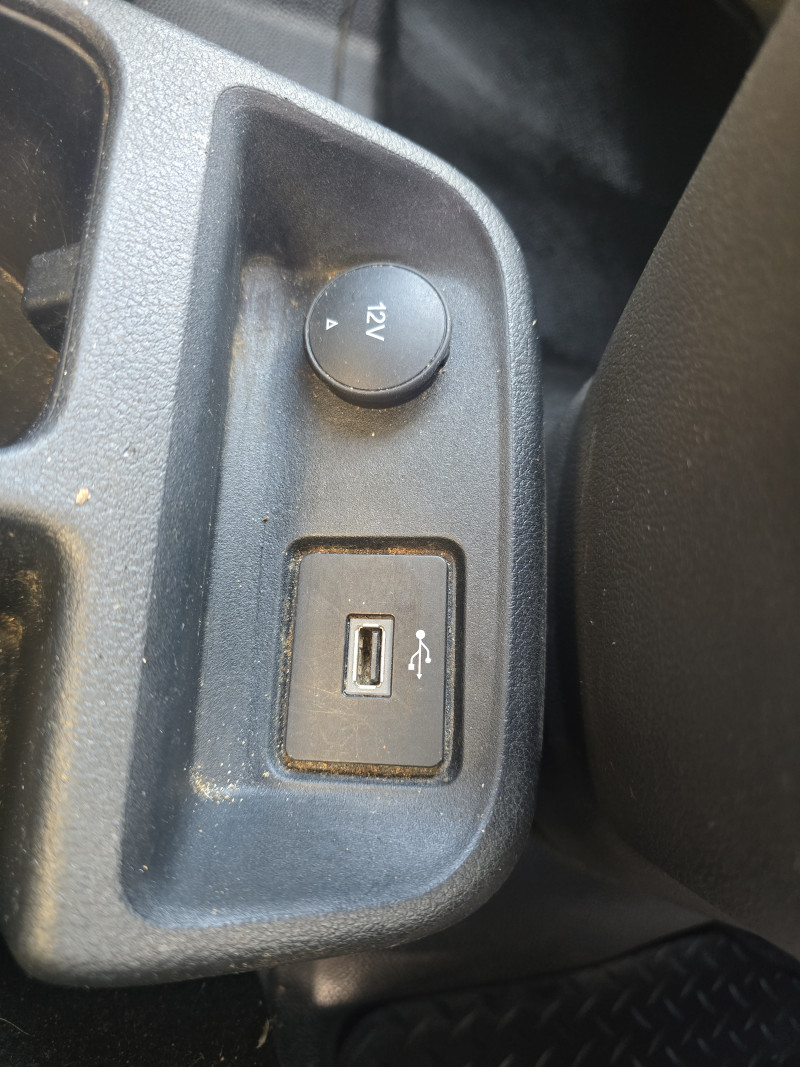 Ford Transit Connect (2020) — photo 16