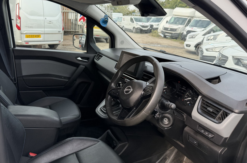 Nissan Townstar Electric Automatic (2023) — photo 11