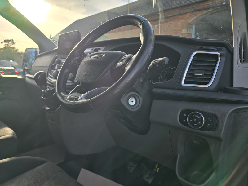 Ford Transit (2022) — photo 11