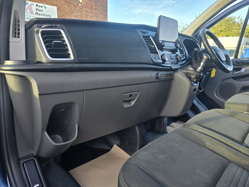 Ford Transit (2023) — photo 19