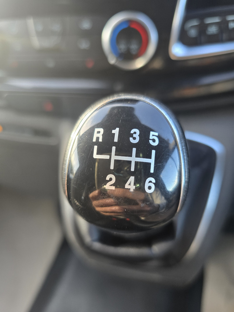 Ford Transit (2023) — photo 18