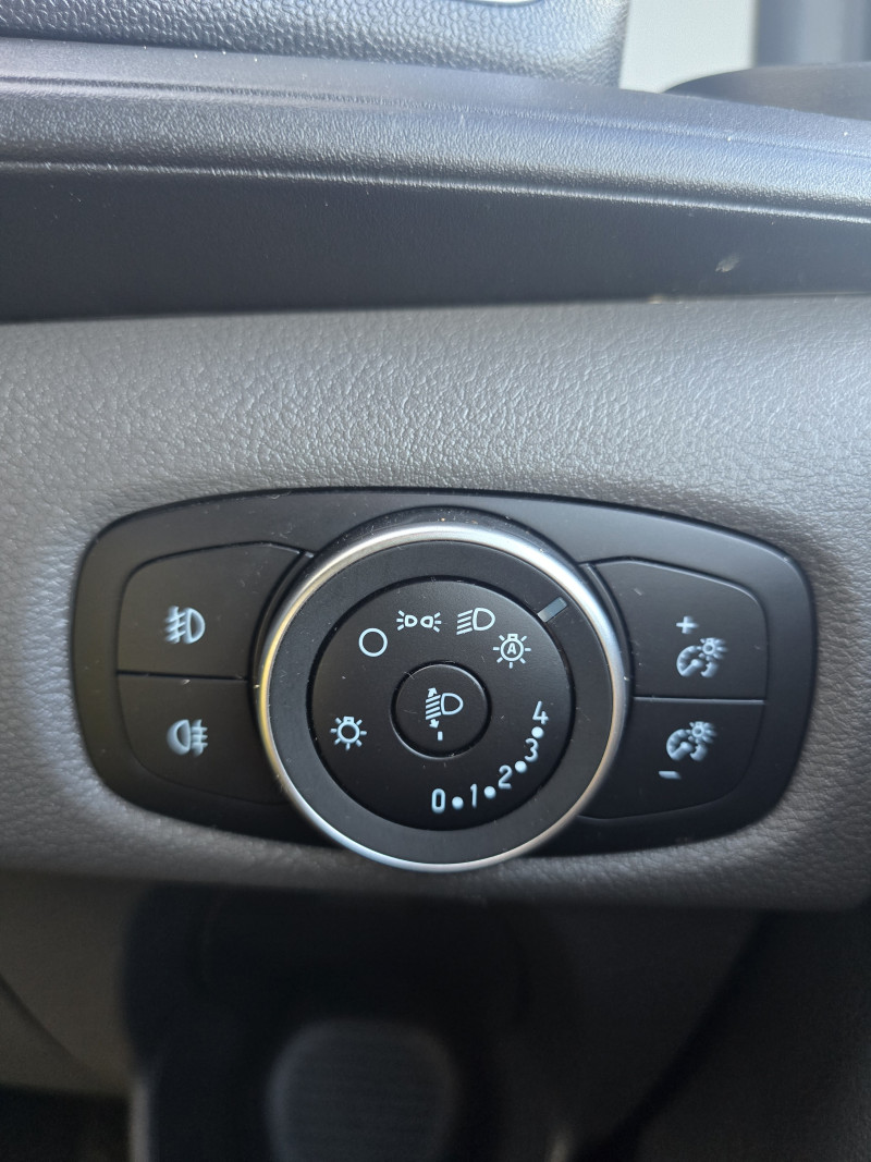 Ford Transit (2023) — photo 16