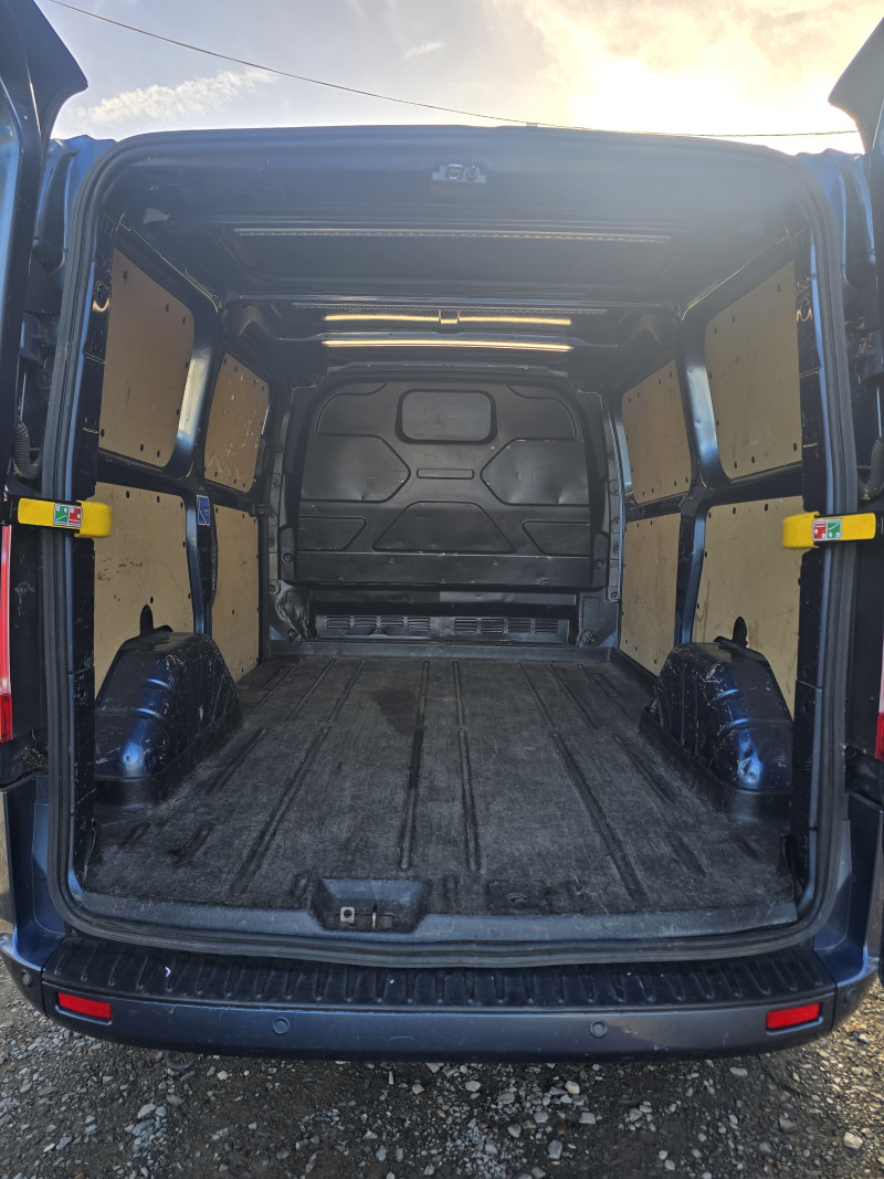 Ford Transit (2023) — photo 5