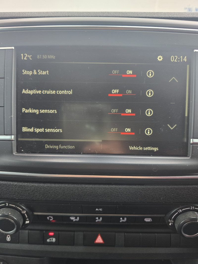 Vauxhall Vivaro L2 Dynamic (2020) — photo 14