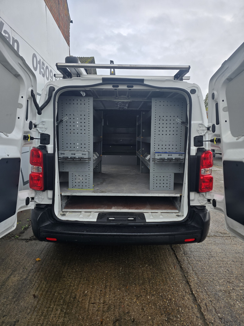 Vauxhall Vivaro L2 Dynamic (2020) — photo 6