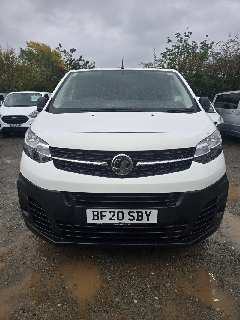 Vauxhall Vivaro L2 (2020) — photo 11
