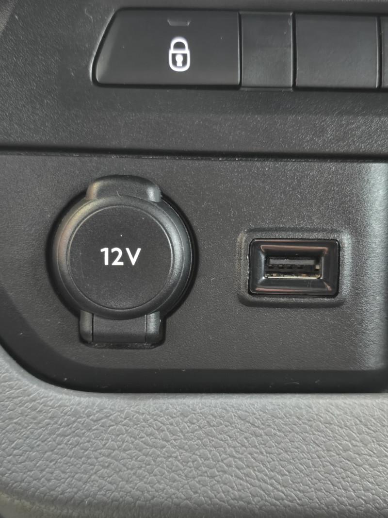Vauxhall Vivaro L2 (2020) — photo 18