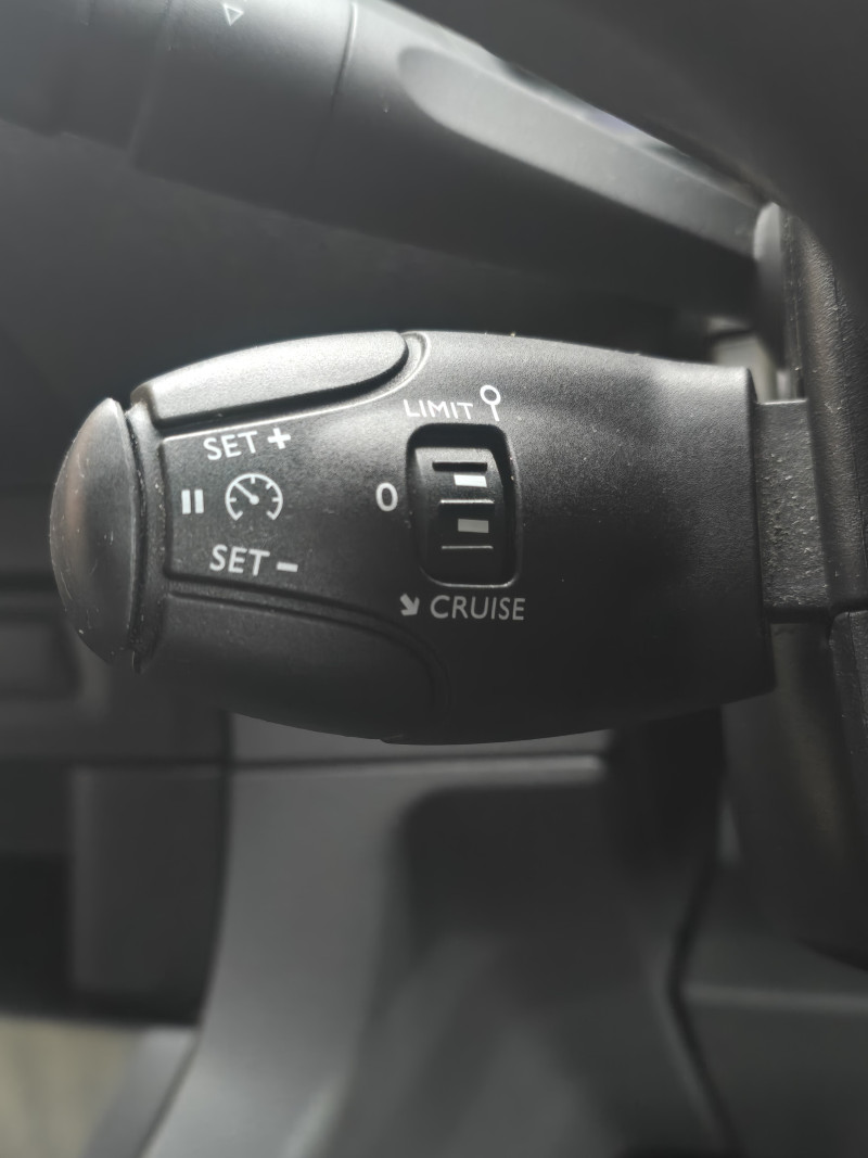 Vauxhall Vivaro L2 (2020) — photo 14