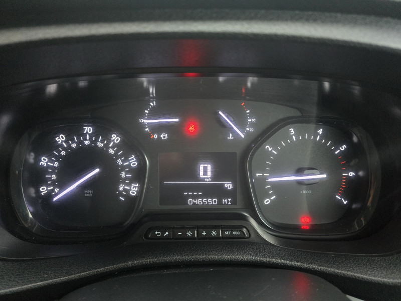 Vauxhall Vivaro L2 (2020) — photo 13