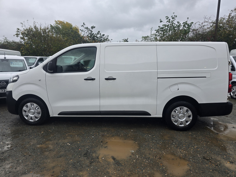 Vauxhall Vivaro L2 (2020) — photo 8